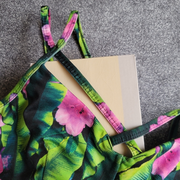 Betsey Johnson jungle print strappy sports bra - Picture 3 of 11